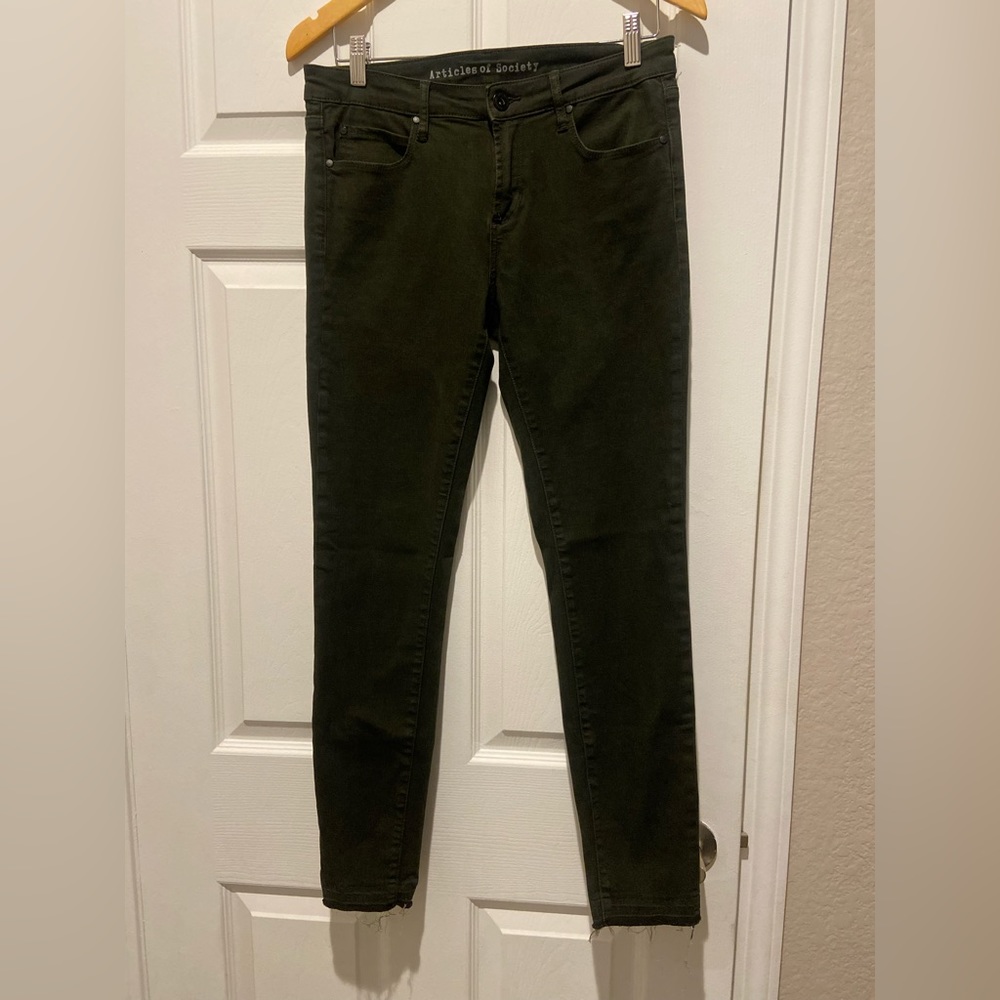 Articles of Society Skinny Jeans in Deep Olive green. size 28.